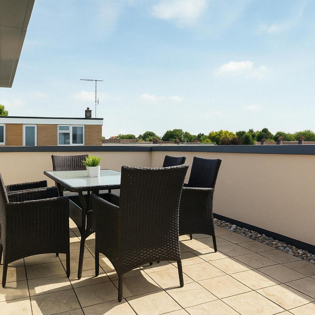 Wandsworth Penthouse - Large Terrace & Outdoor Living In *